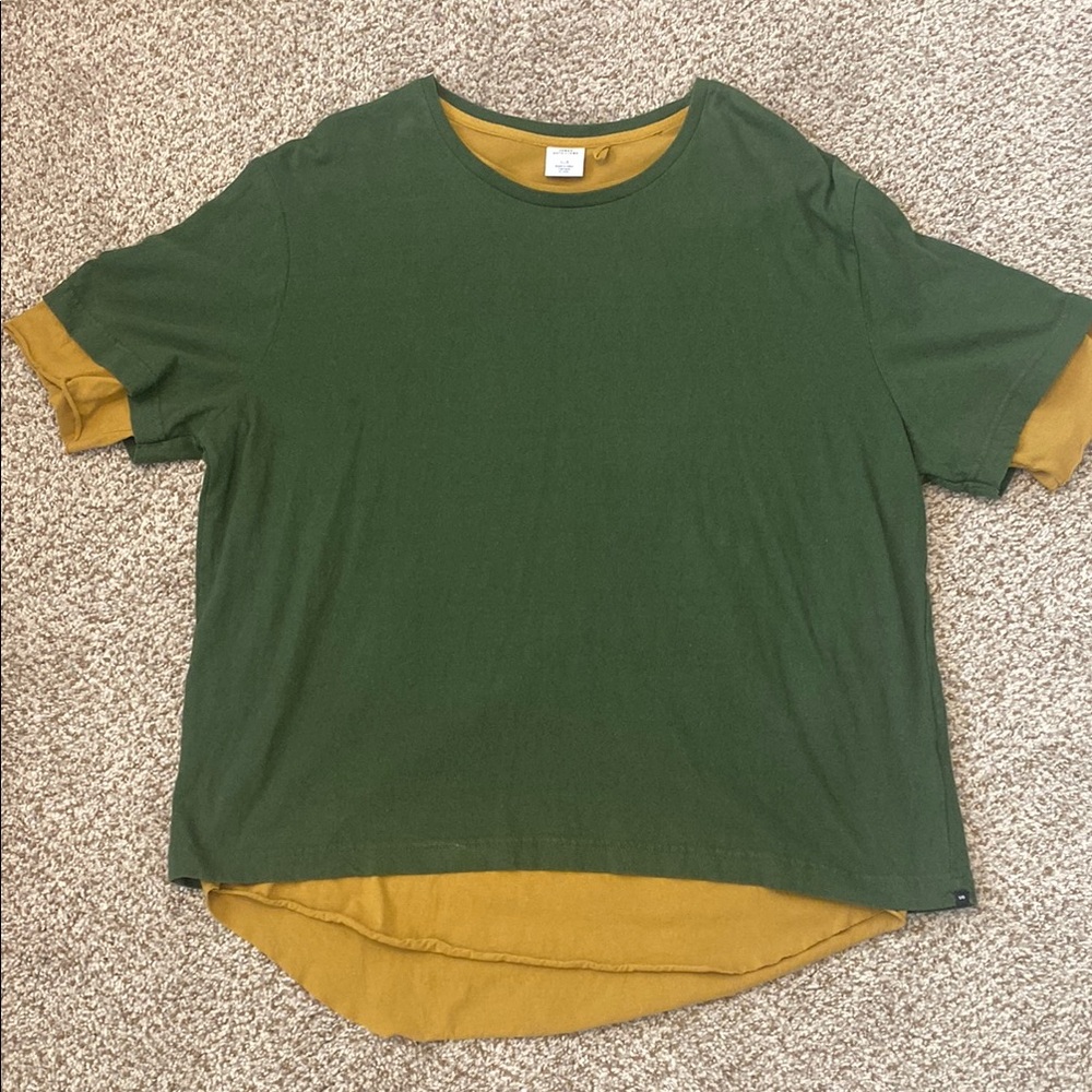 Urban Outfitters Forest Green and Mustard Yellow Layered Short Sleeve Large Tee